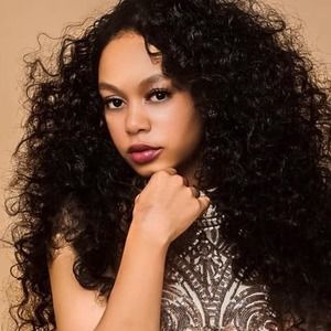 Meet your Posher, Cece